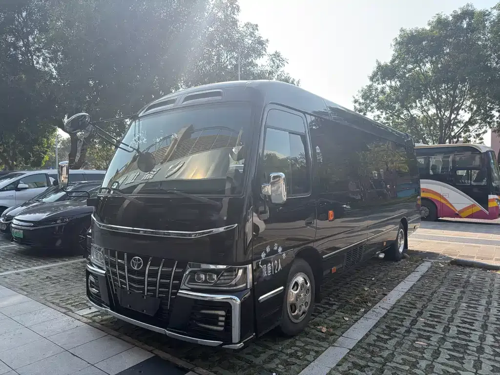 Toyota Coaster — фото 10