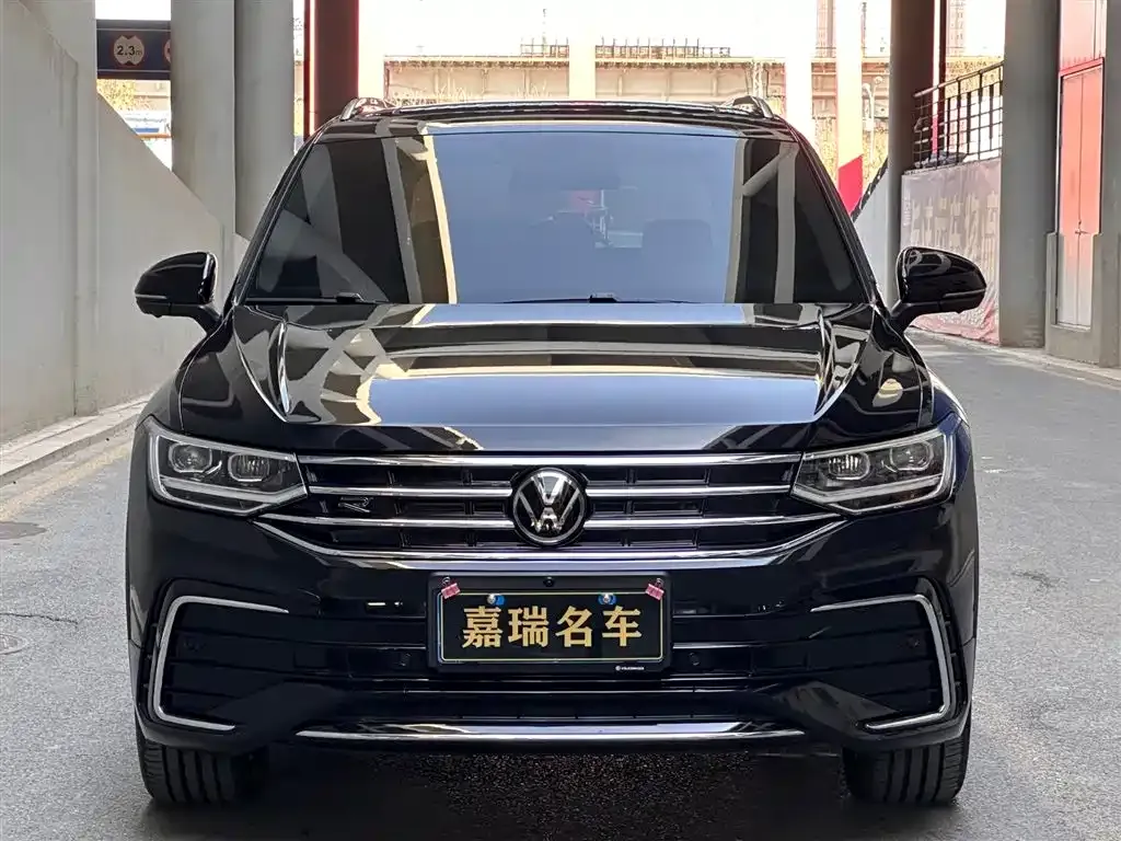 Volkswagen Tiguan L — фото 5