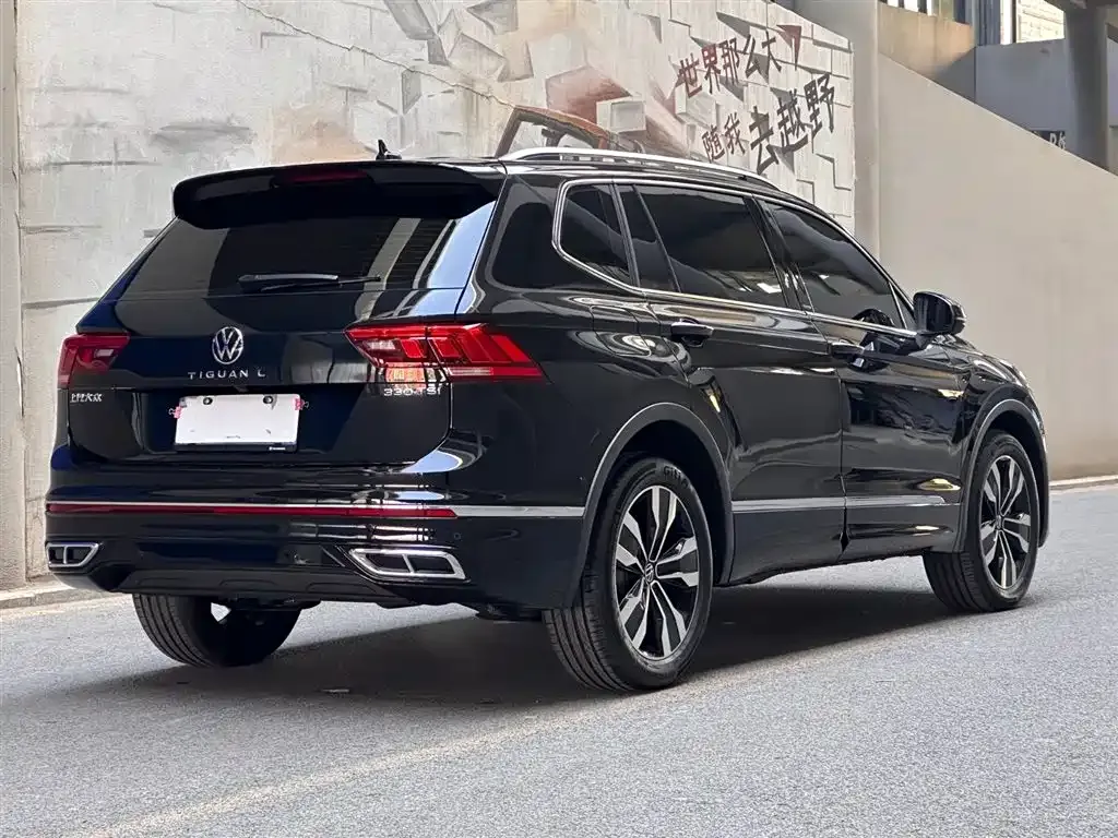 Volkswagen Tiguan L — фото 6