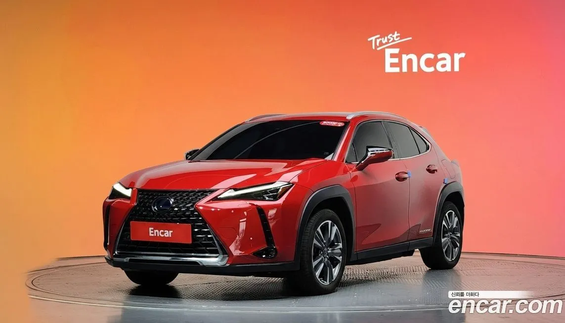 Lexus UX — фото 1