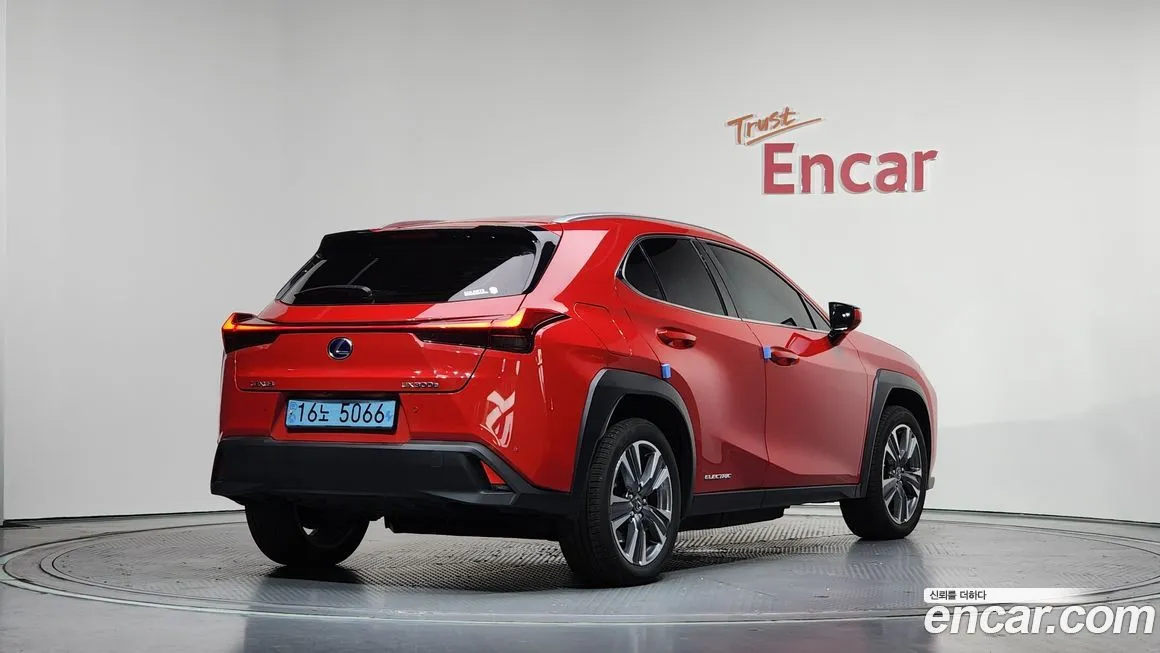 Lexus UX — фото 5