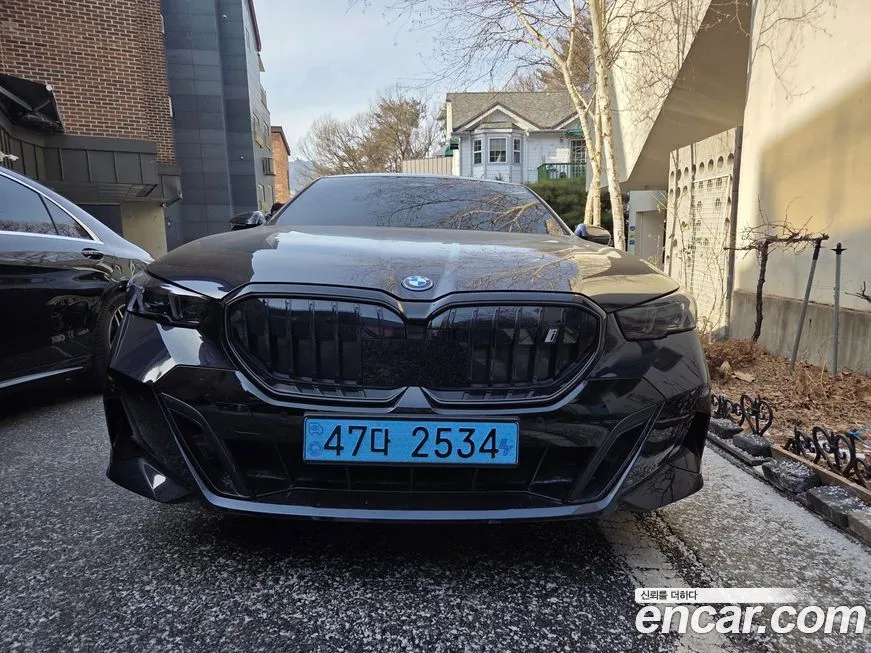 BMW i5 — фото 6