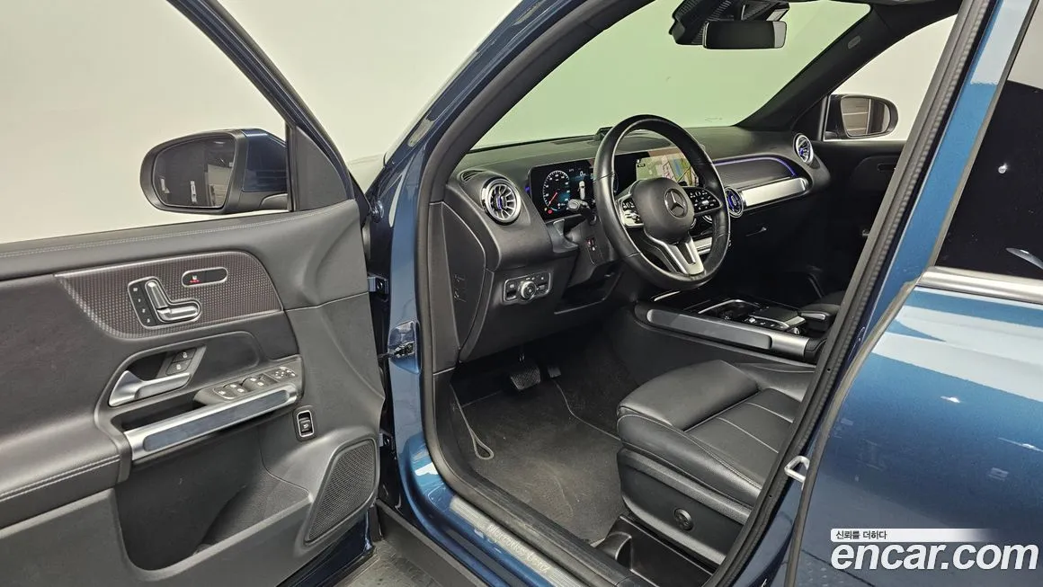Mercedes-Benz GLB-Class — фото 10