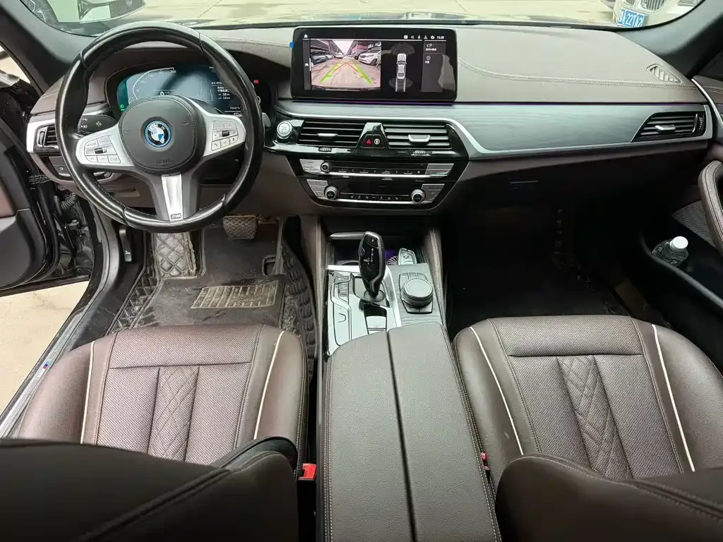 BMW 5 Series New Energy — фото 9