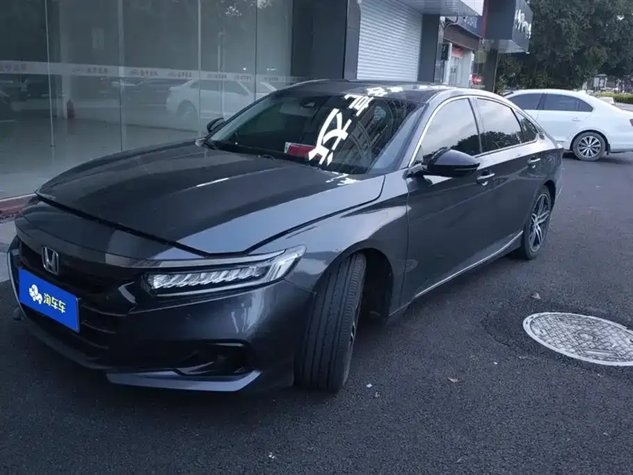 Honda Accord — фото 1