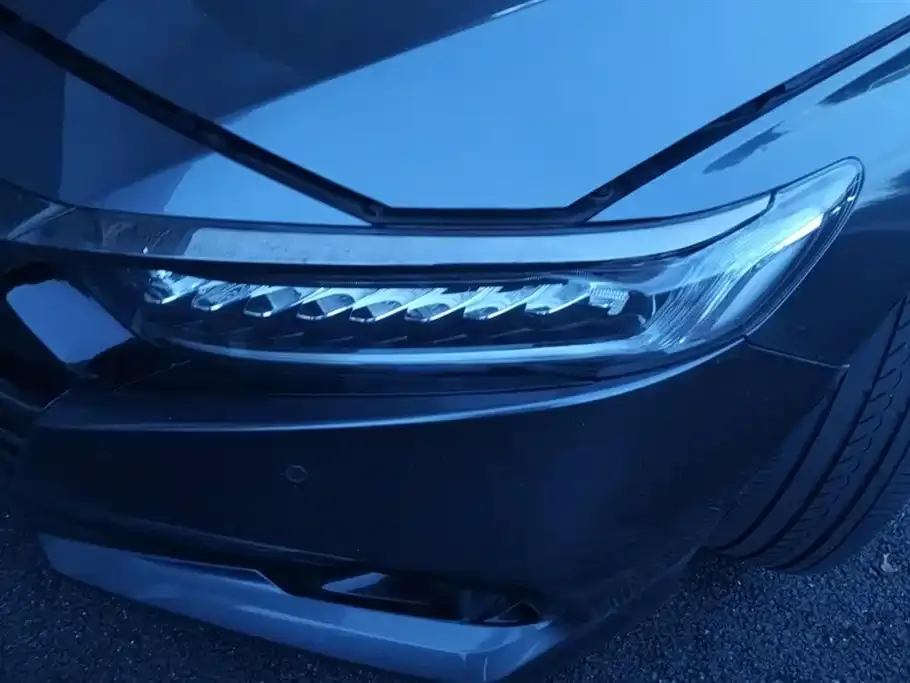 Honda Accord — фото 9