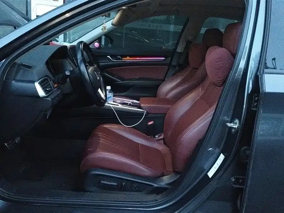 Honda Accord — фото 10