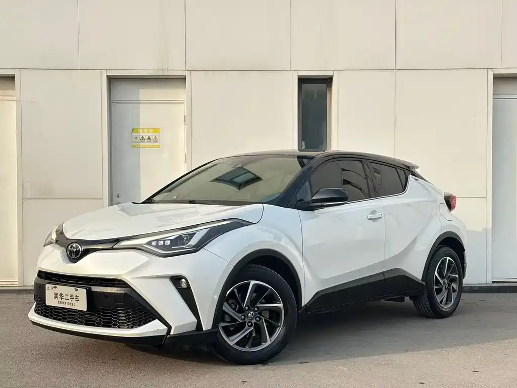 Toyota C-HR — фото 1