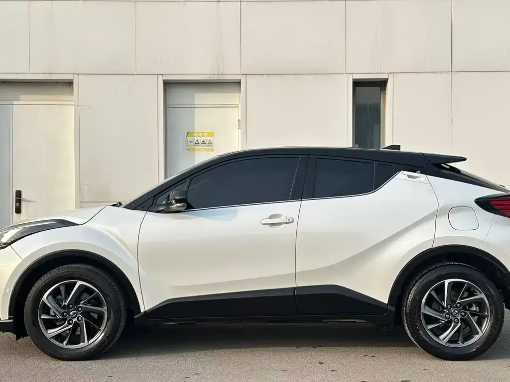 Toyota C-HR — фото 3