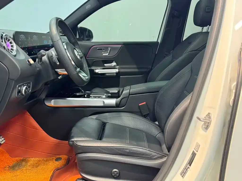 Mercedes-Benz EQB — фото 10