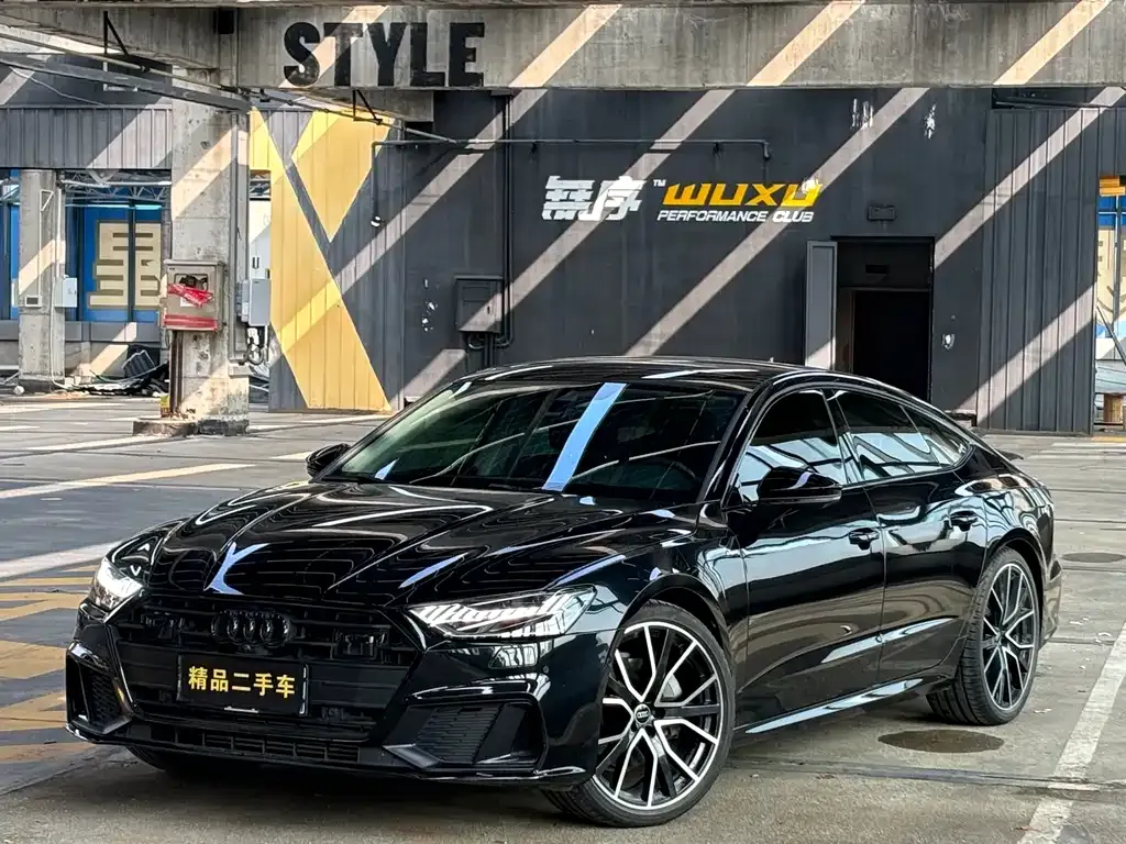 Audi A7 — фото 1