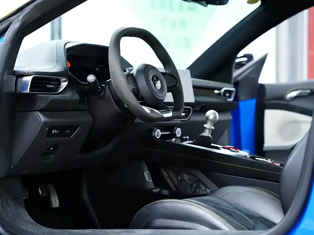 Lotus Emira — фото 5