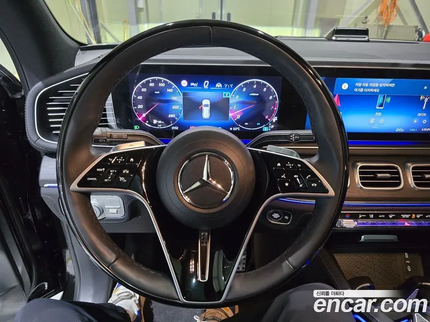Mercedes-Benz GLS-Class — фото 10