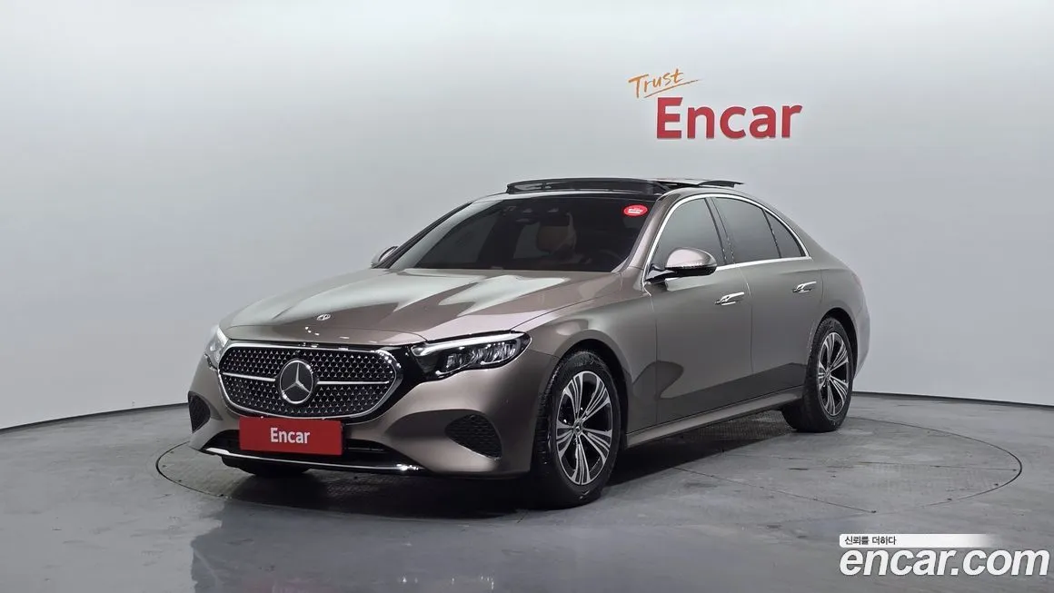 Mercedes-Benz E-Class — фото 1