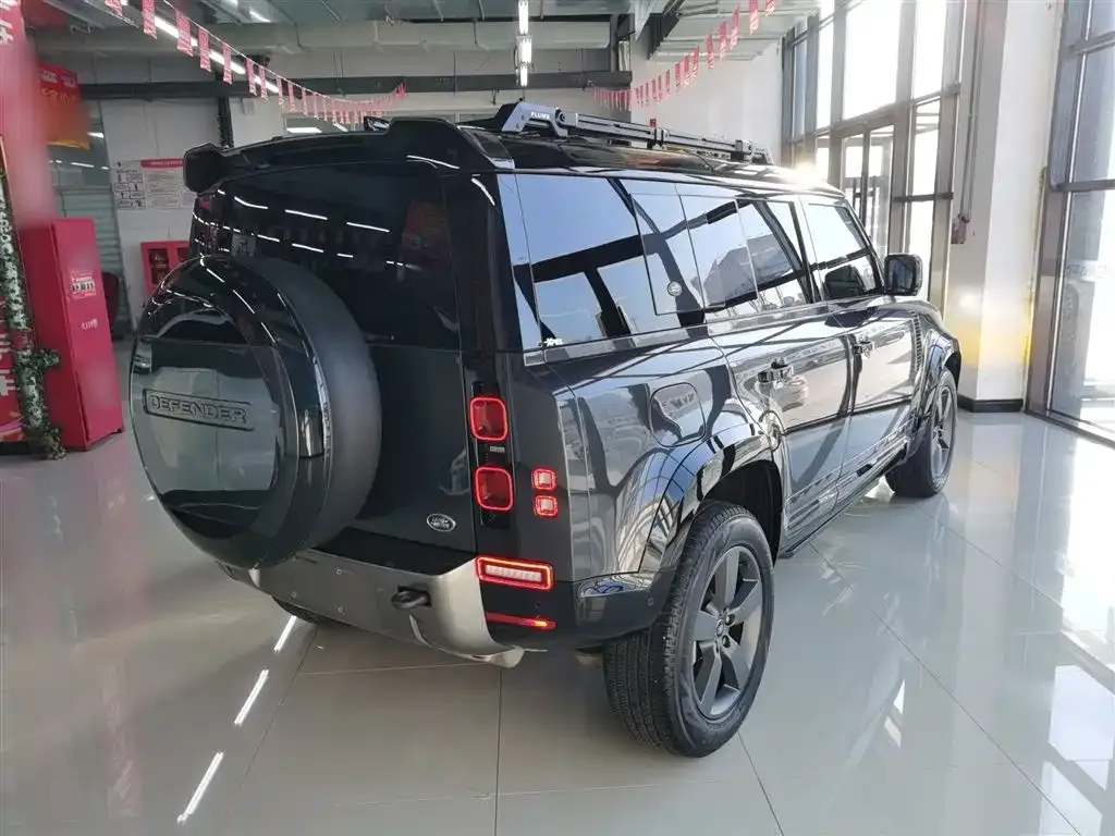 Land Rover Defender — фото 10