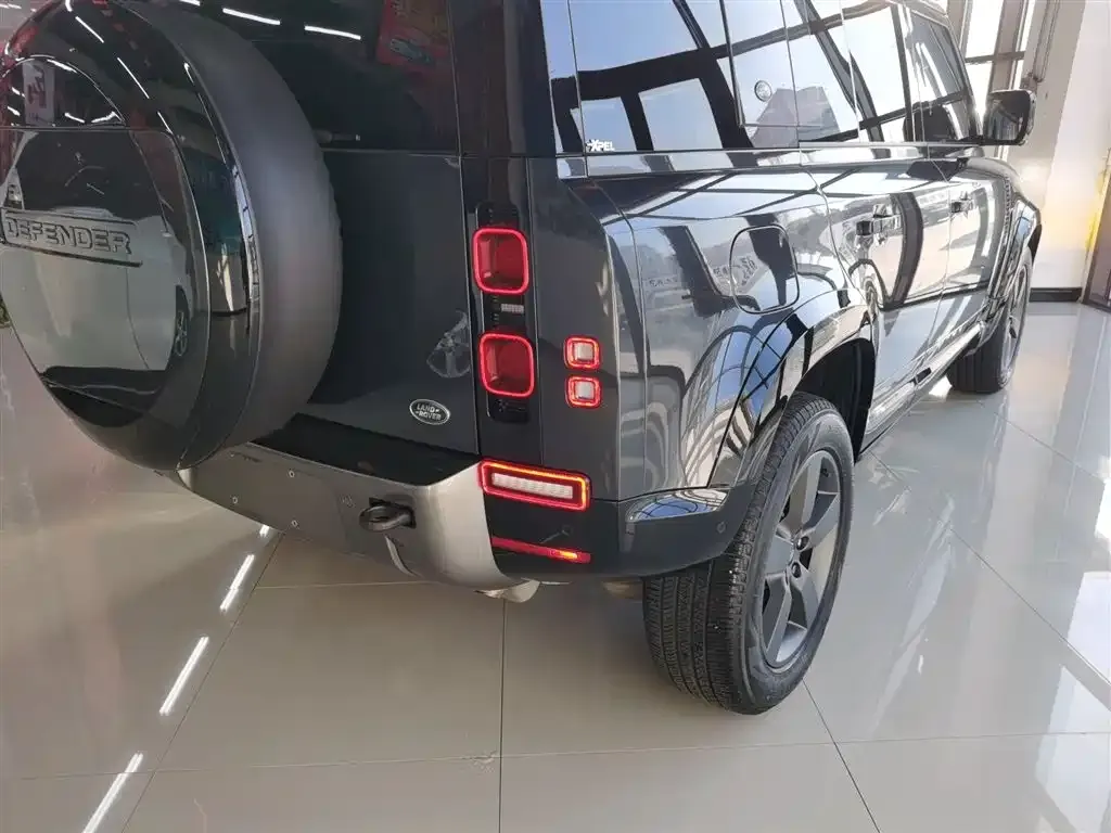 Land Rover Defender — фото 4