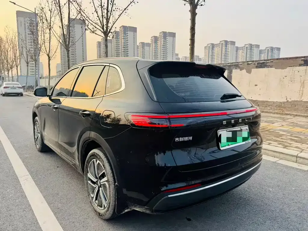 Geely 银河星舰7 — фото 6