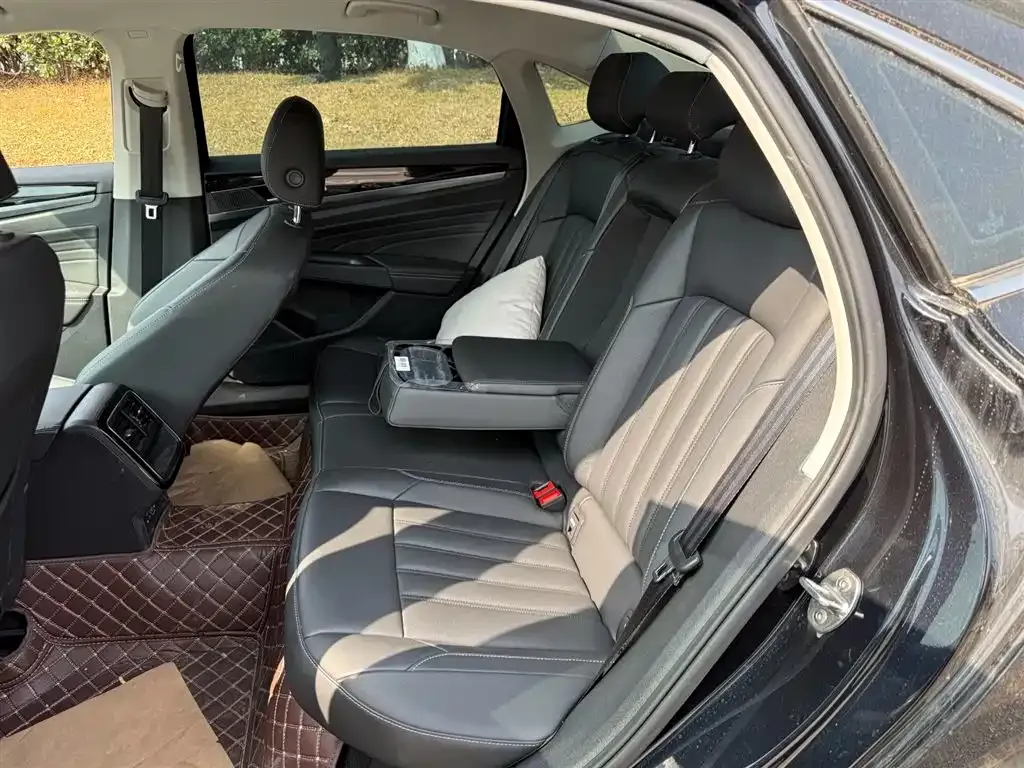 Volkswagen Passat — фото 2