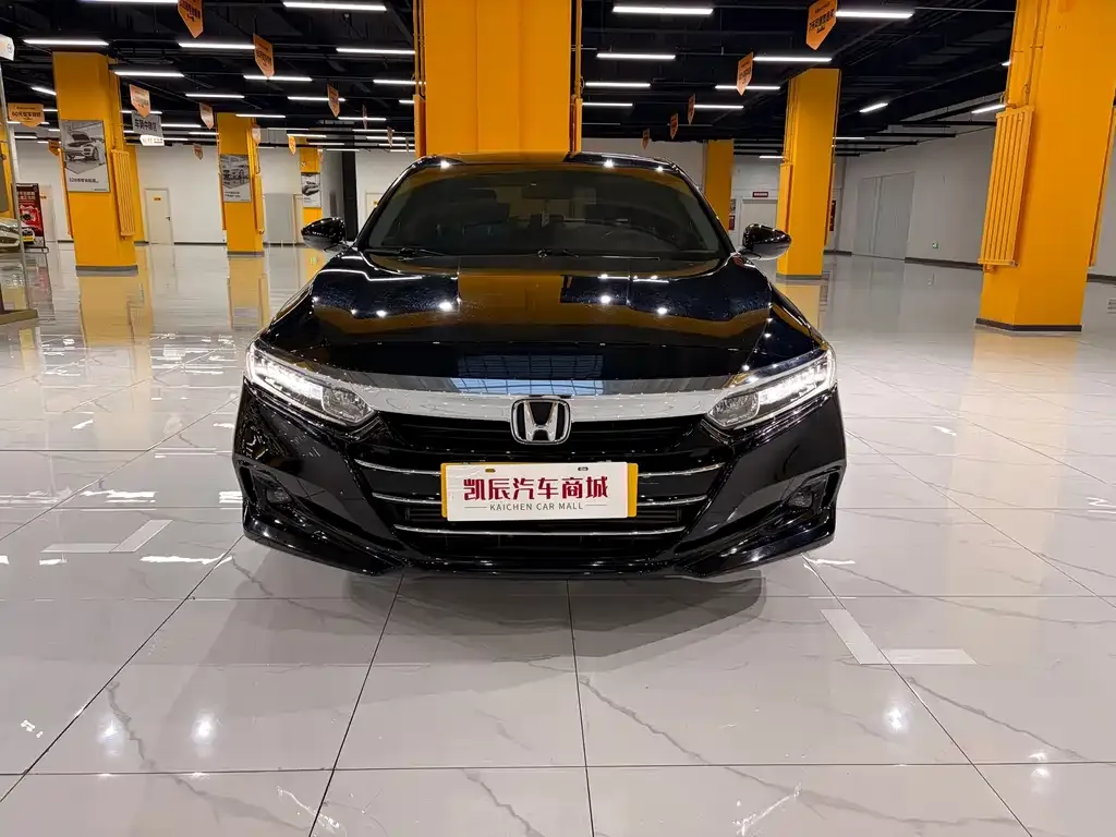 Honda Accord — фото 1