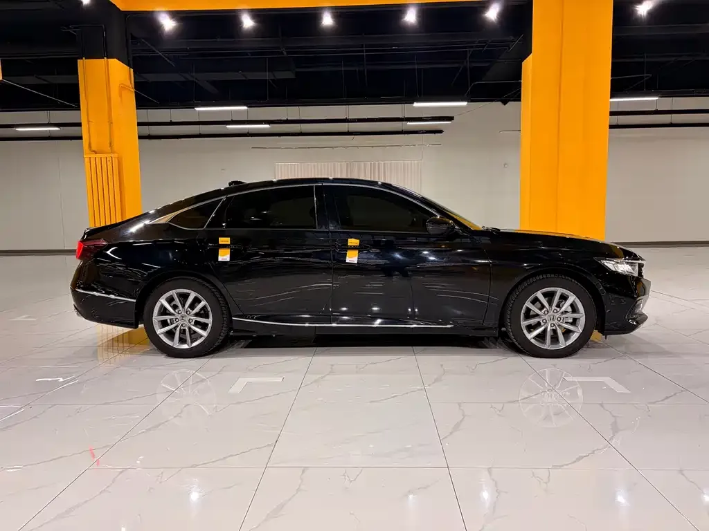 Honda Accord — фото 3