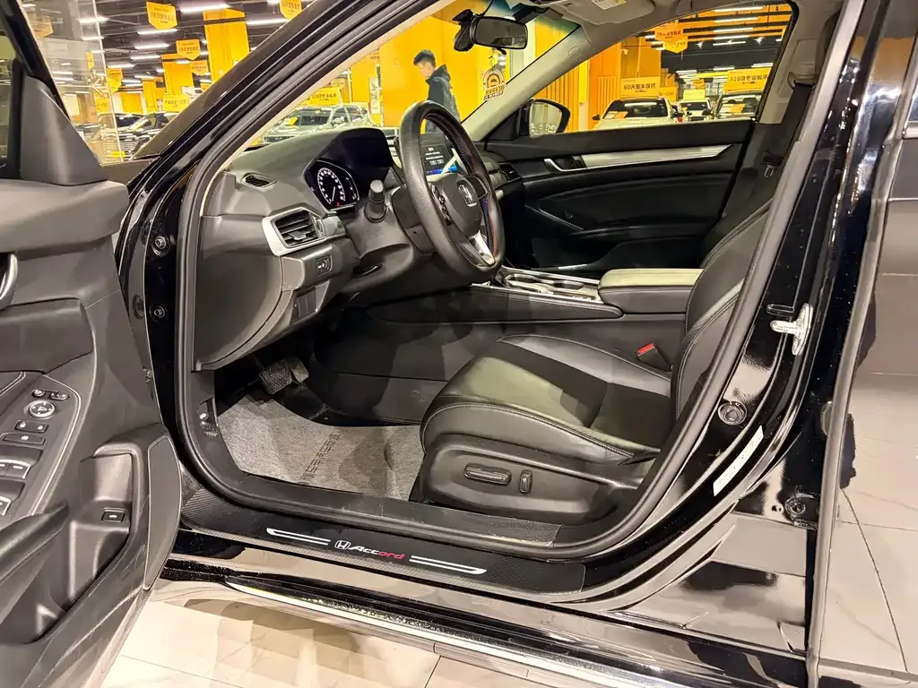 Honda Accord — фото 6
