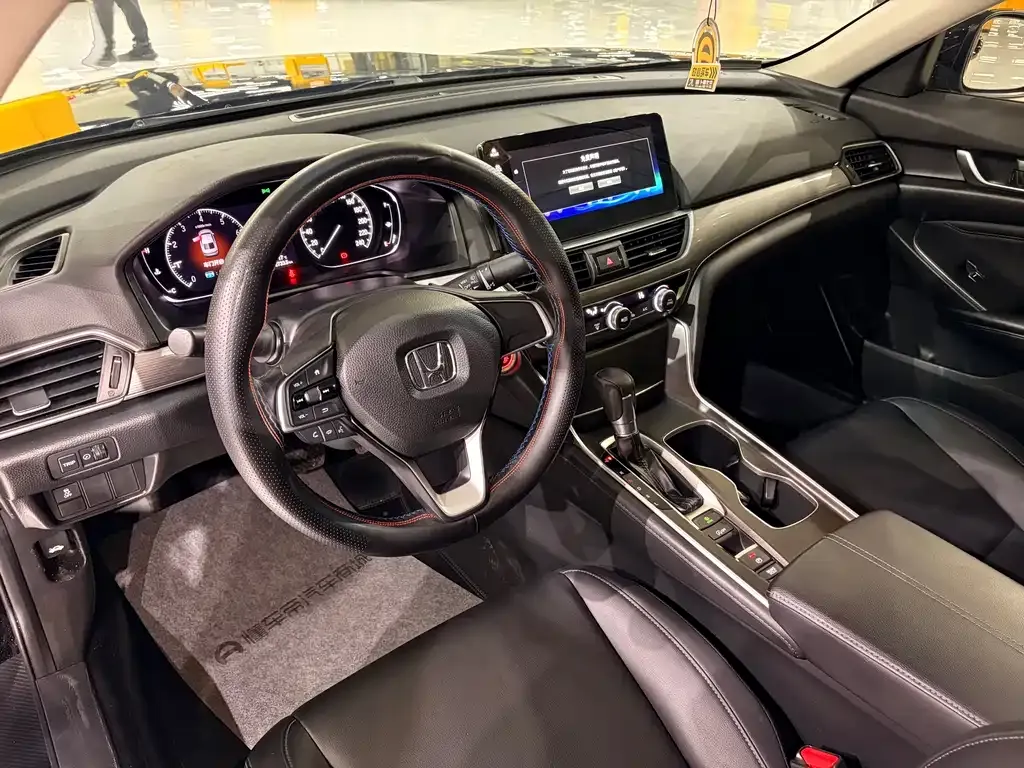 Honda Accord — фото 8