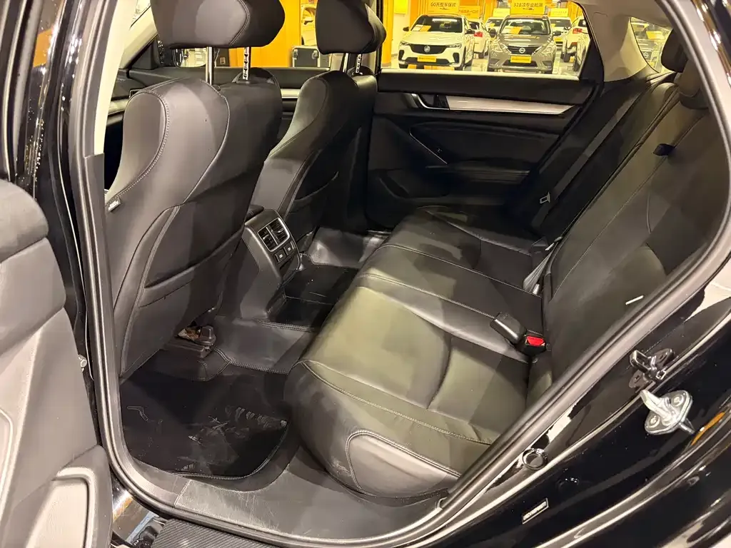 Honda Accord — фото 4