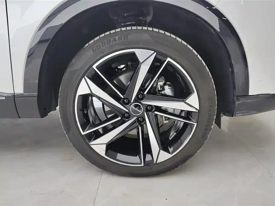 Roewe RX5 MAX — фото 2