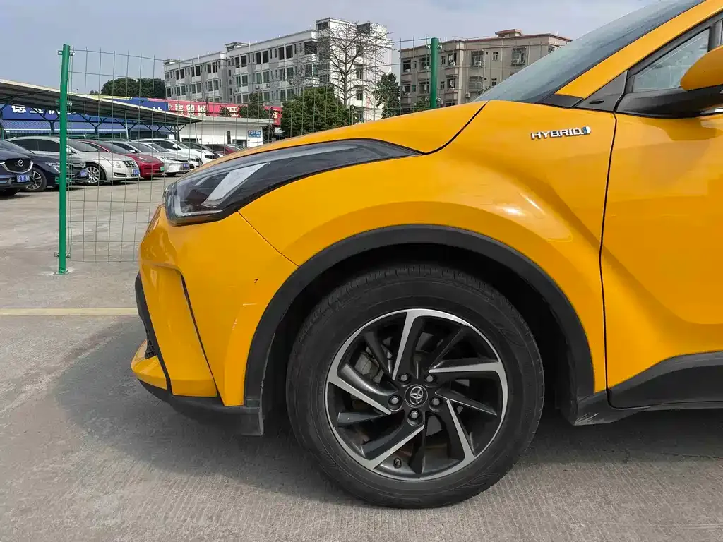 Toyota C-HR — фото 6