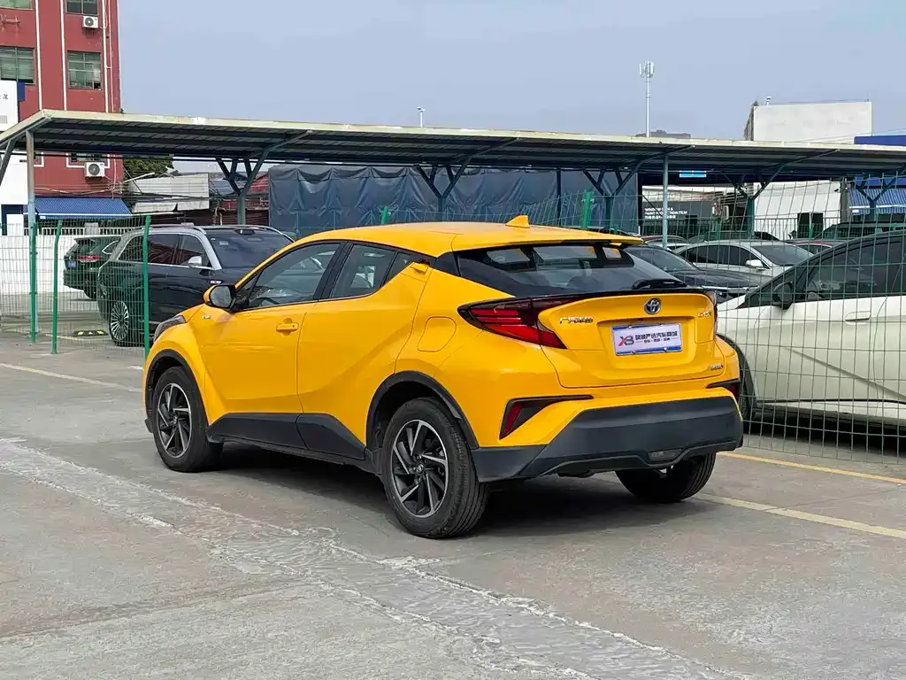 Toyota C-HR — фото 3