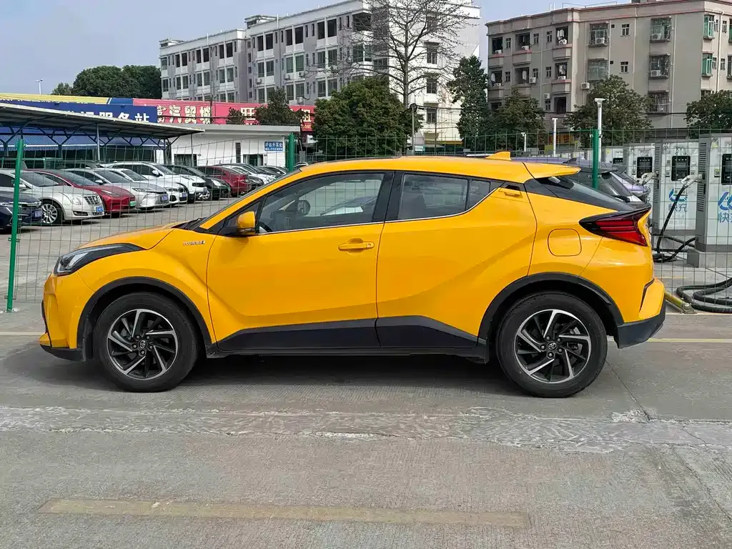 Toyota C-HR — фото 4