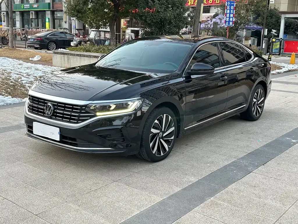 Volkswagen Passat — фото 1