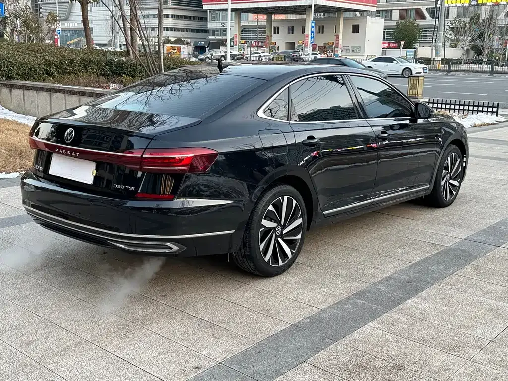 Volkswagen Passat — фото 10