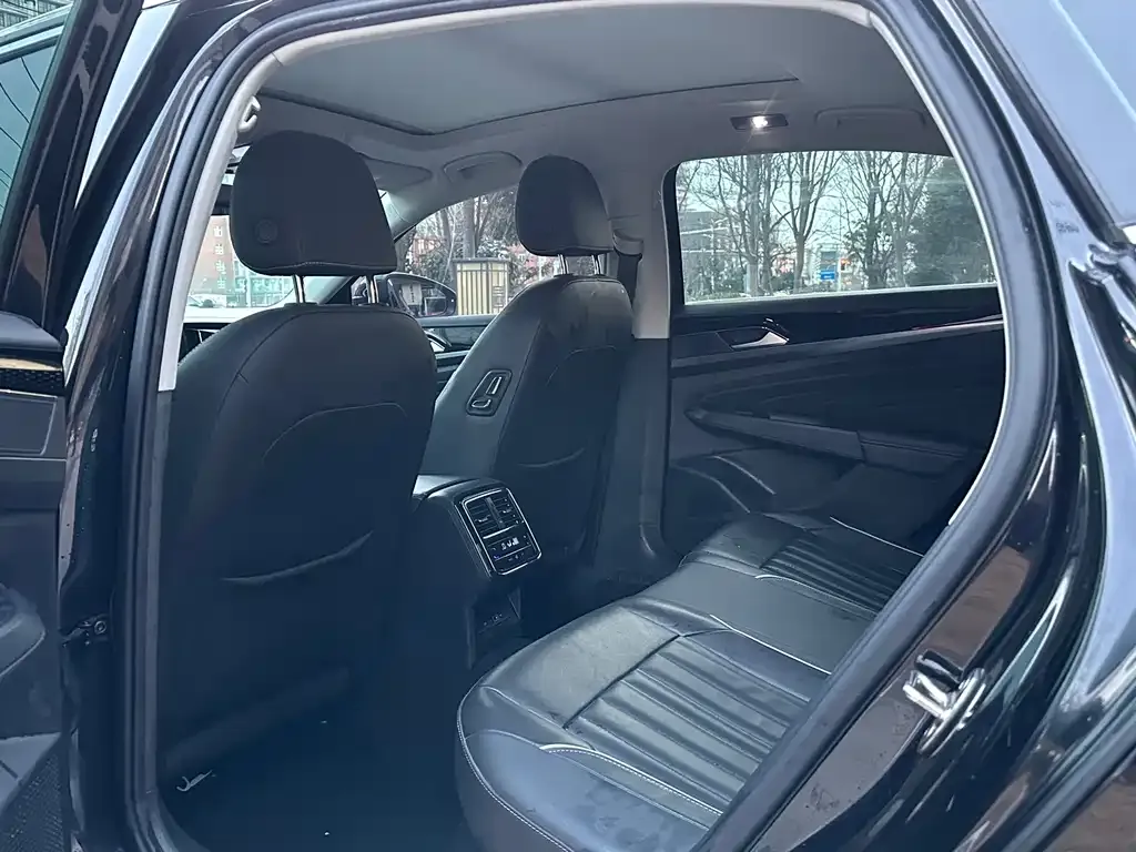 Volkswagen Passat — фото 6