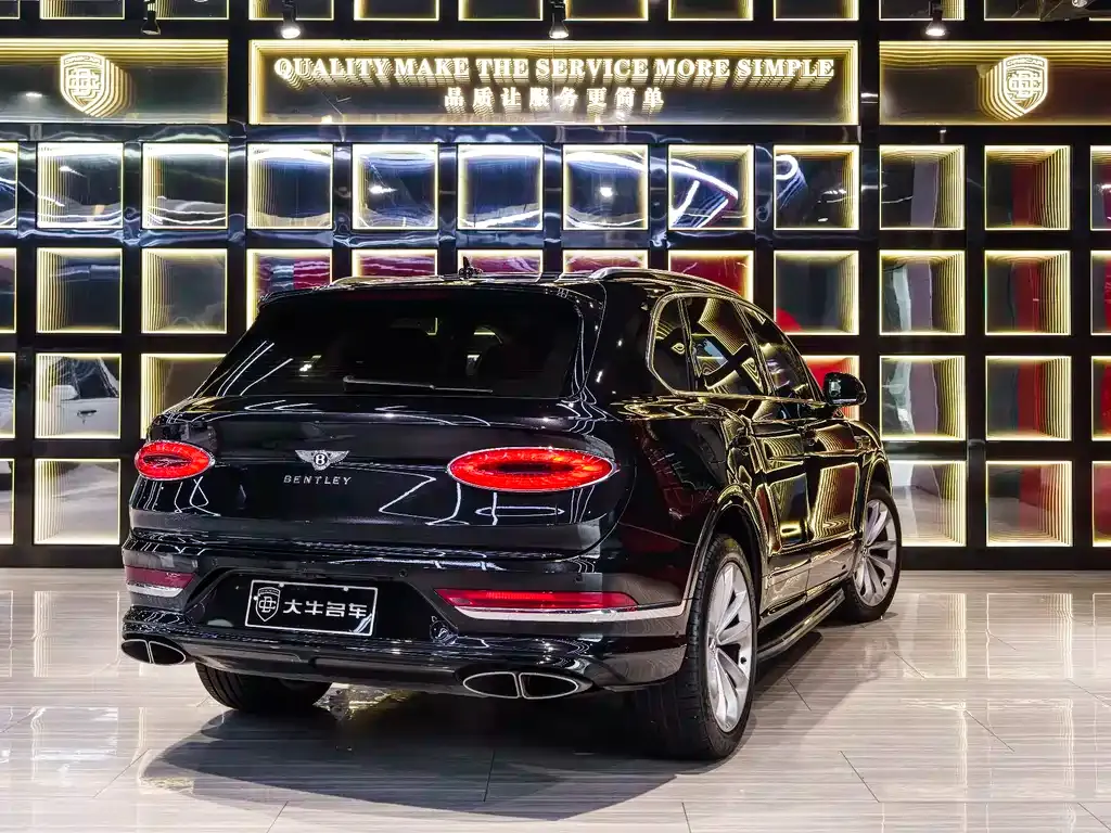 Bentley Bentayga — фото 8