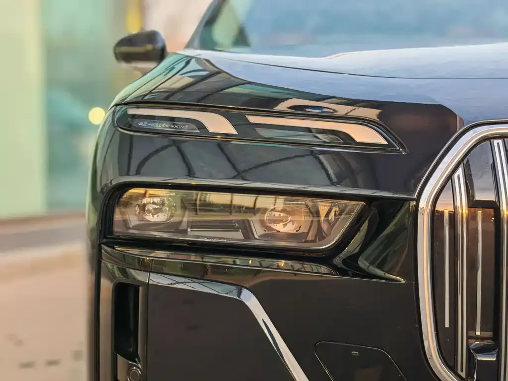 BMW i7 — фото 3