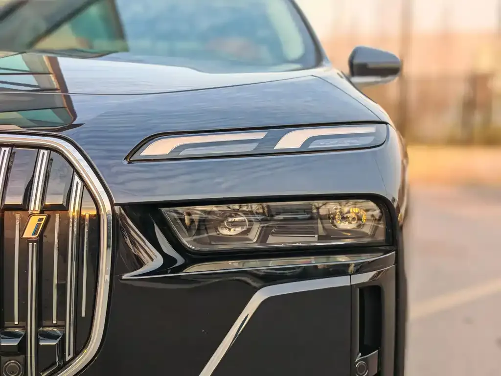 BMW i7 — фото 7