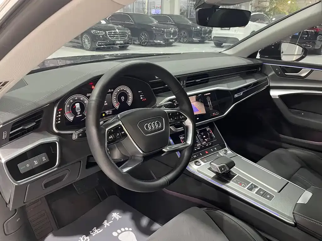 Audi A7L — фото 6