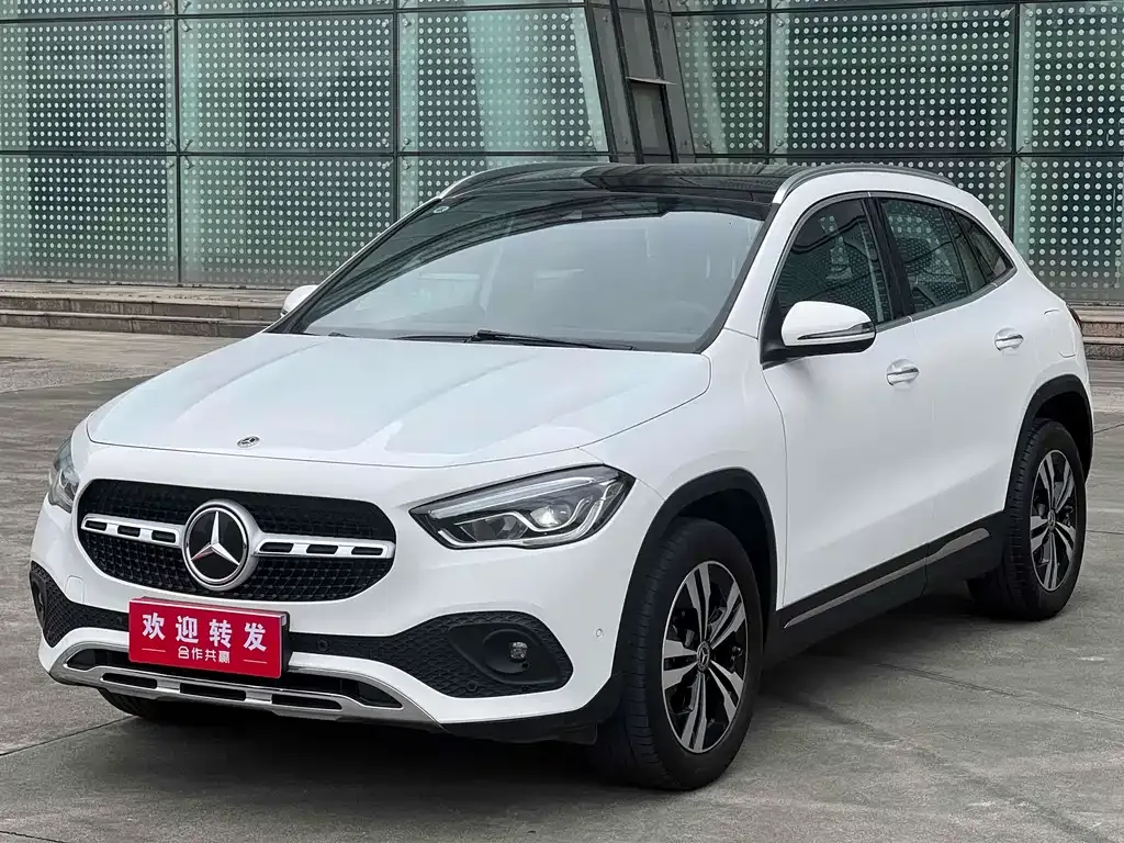 Mercedes-Benz GLA — фото 1