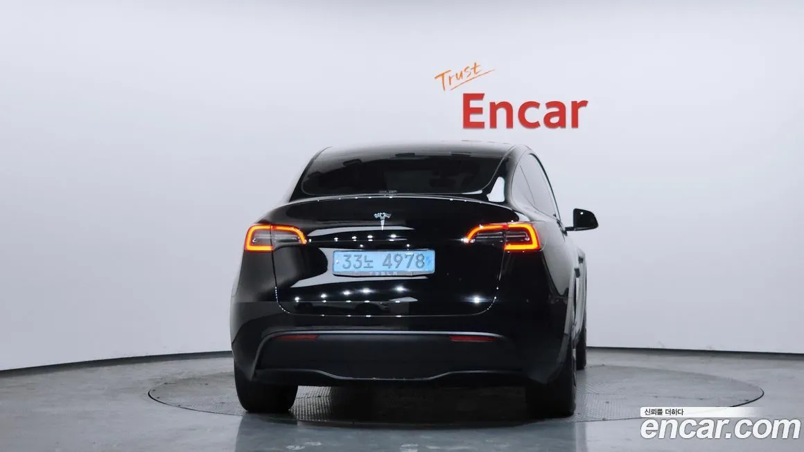 Tesla Model Y — фото 8