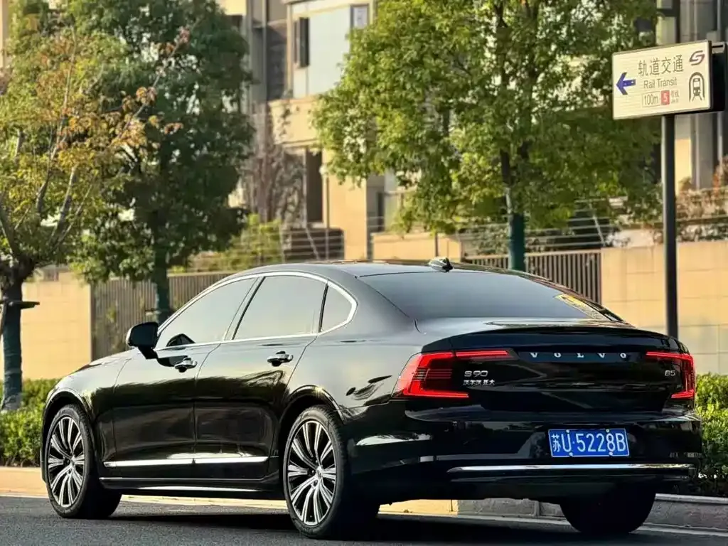 Volvo S90 — фото 4