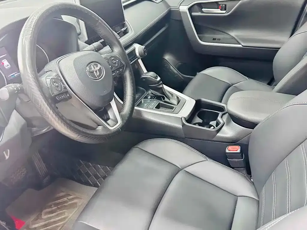 Toyota Wildlander — фото 10