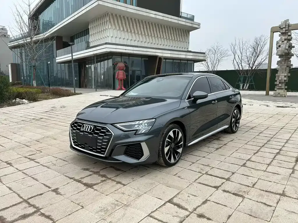 Audi A3 — фото 1