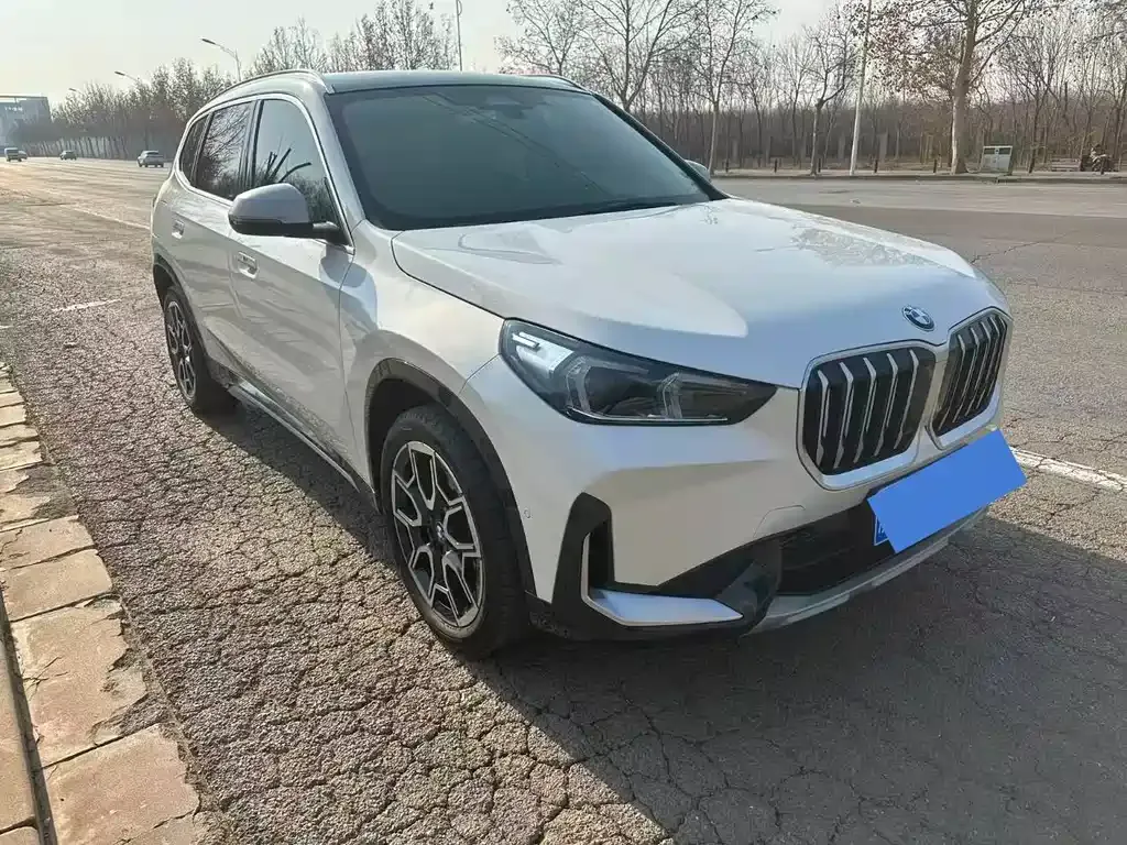 BMW X1 — фото 5