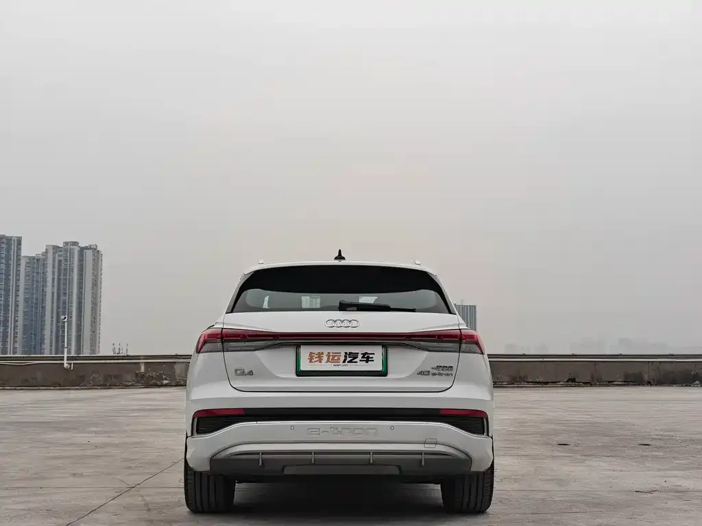 Audi Q4 e-tron — фото 3