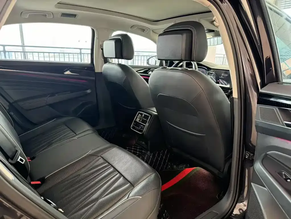 Volkswagen Passat — фото 5