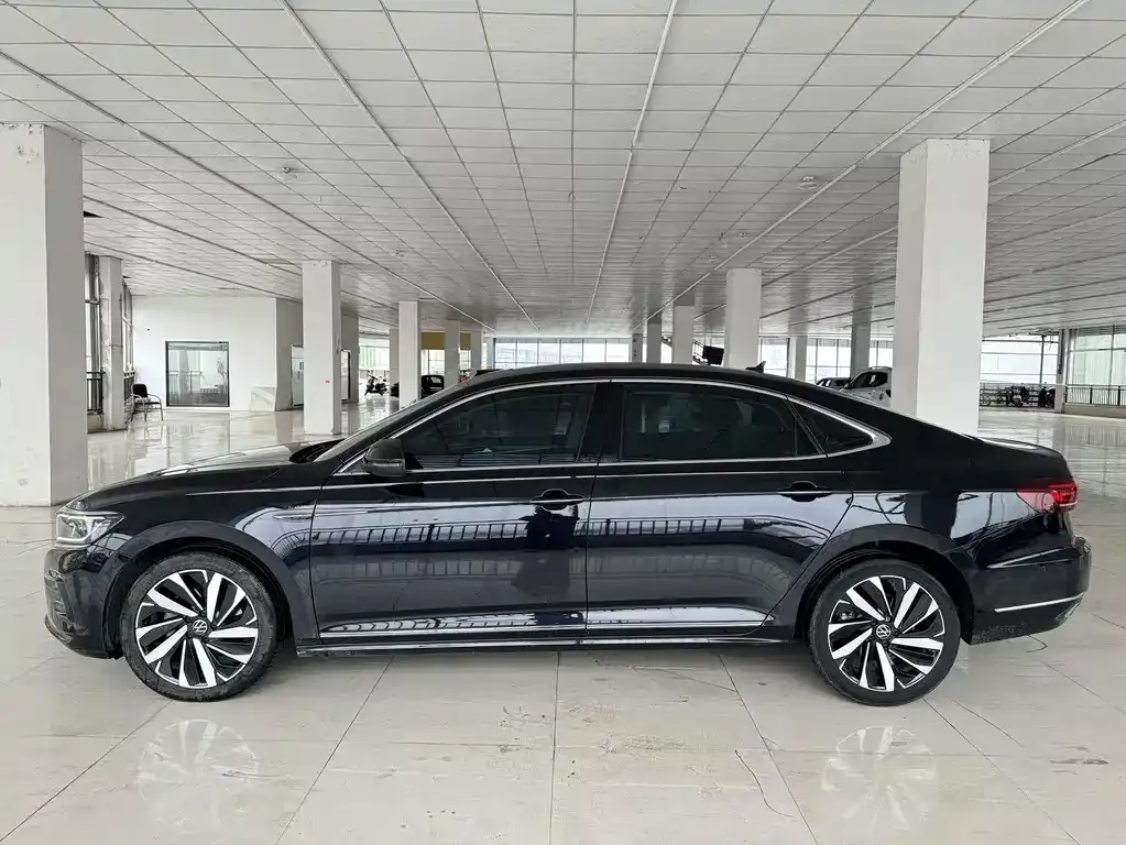 Volkswagen Passat — фото 2