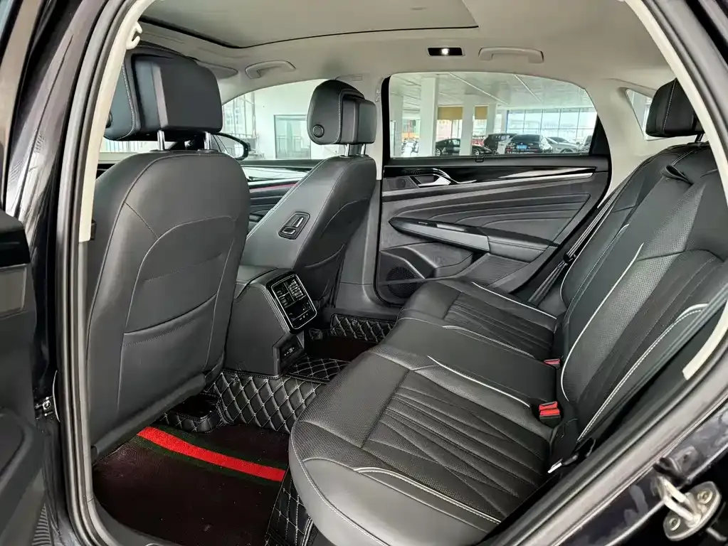 Volkswagen Passat — фото 4
