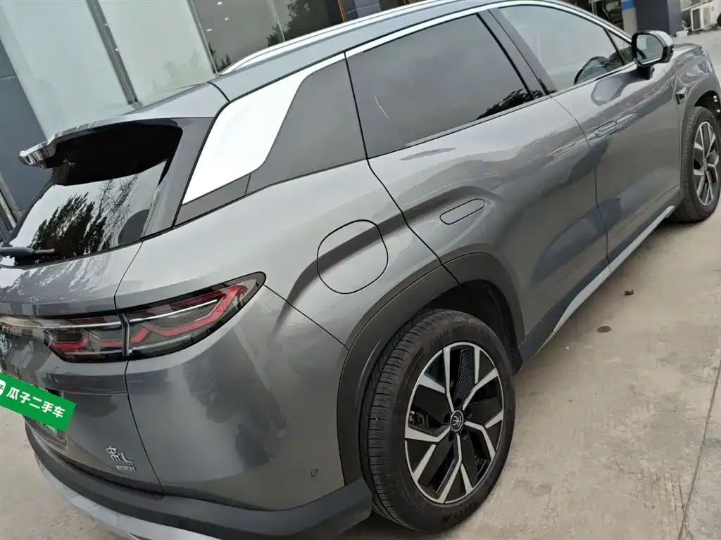 BYD L DM-i — фото 3