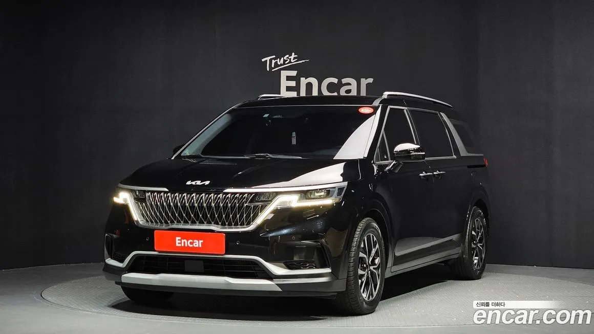 Kia Carnival — фото 1